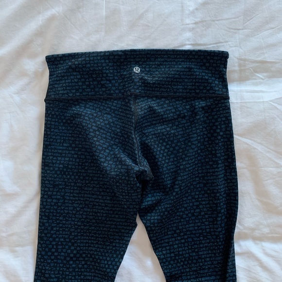 Worn once! Lululemon Wunder under tights size 8! - Picture 3 of 4